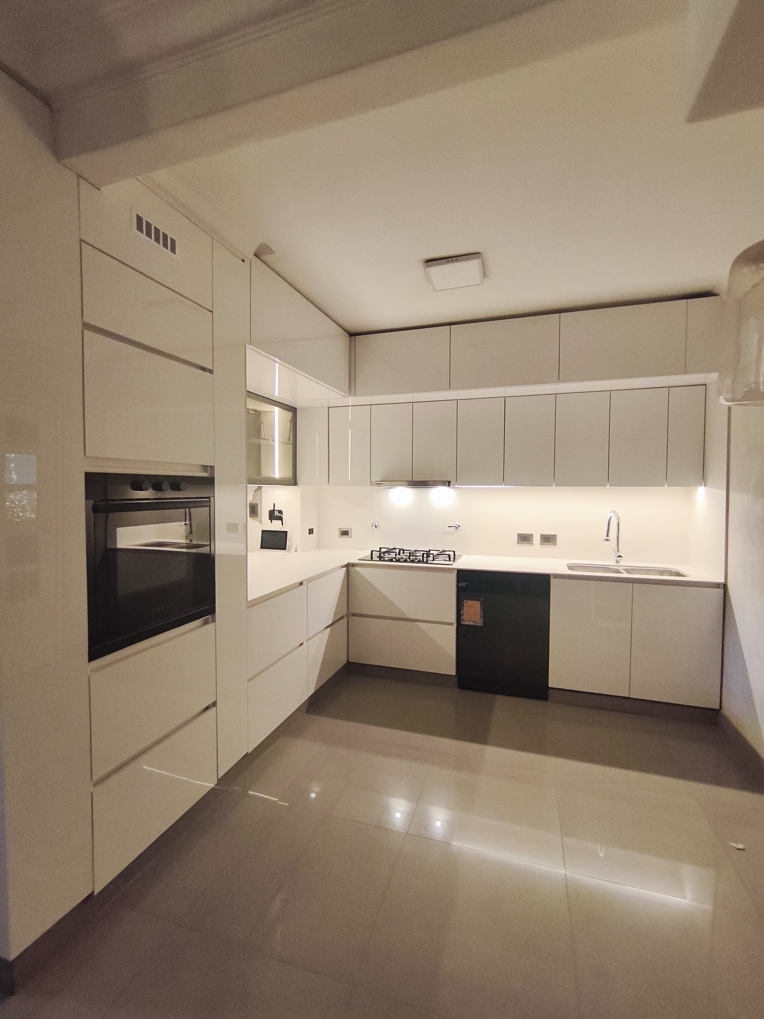 Cocina en Blanco Brillante